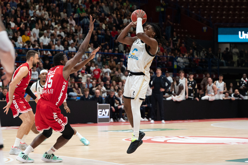Marcus Carr (Virtus Bologna) attempt a three points shot